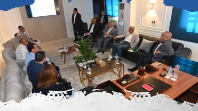 وزير الإسكان يستعرض الموقف التنفيذي للمشروعات المختلفة الجارى تنفيذها بمدينة حدائق أكتوبر