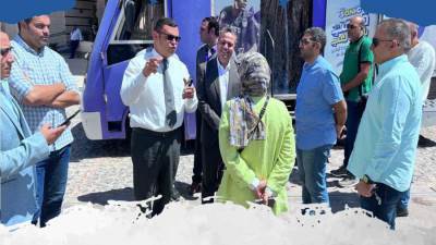 شريف الشربيني يتفقد سيارة مجهزة لخدمة قاطني الحي السكني الثالث بالعاصمة الإدارية الجديدة