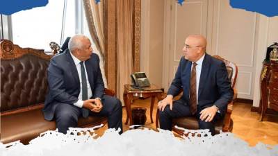 وزير الإسكان ومحافظ الوادى الجديد يتابعان موقف المشروعات المختلفة الجارى تنفيذها بالمحافظة