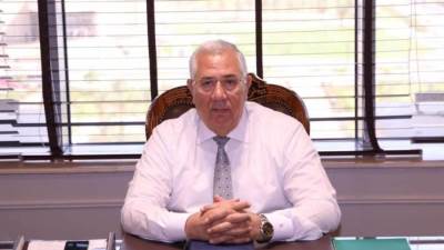 القصير: الإفراج عن ٢٦٠ ألف طن أعلاف "الذرة والصويا" خلال أسبوعين