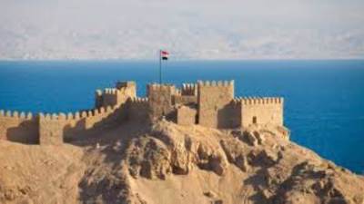 انفوجراف.. مشروعات تنموية عملاقة تغير ملامح الحياة على سيناء  ومدن القناة