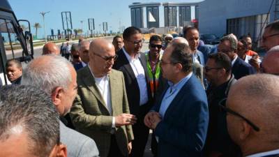 وزير الإسكان لشركات مقاولي العلمين الجديدة: «عايز المواقع خلية نحل عمل»