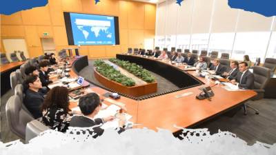 مساعد وزير الإسكان يناقش مقترح خطة تحويل «بدر» إلى مدينة ذكية مع وفد كوري