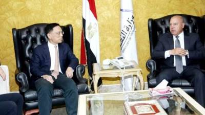 وزير النقل يلتقي رئيس وقيادات شركة أفيك انترناشيونال الصينية العالمية