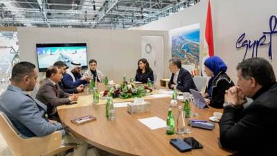 وزير السياحة والآثار يواصل لقاءاته المهنية والإعلامية خلال مشاركته في فعاليات بورصة لندن