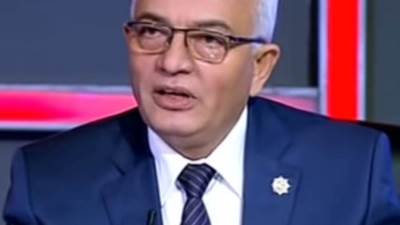 وزير التربية والتعليم يصدر قرارا وزاريًا بشأن منح ١٦٢٧ معلم شهادة الصلاحية للترقي