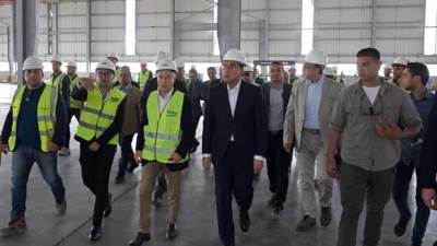 رئيس الوزراء يتفقد المراحل الإنشائية لمصنع "بيكو مصر" للأجهزة المنزلية
