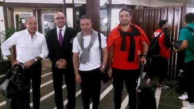 السفير المصري في  ليبيريا يستقبل بعثة المنتخب المصري الأول لكرة القدم