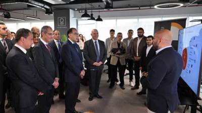 رئيس الوزراء يتفقد مركز مصر للتكنولوجيا والابتكار التابع لشركة "بي دبليو سي"