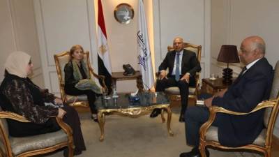 وزير النقل يبحث مع "بنك الاستثمار الأوروبي" عدد من المشروعات  المختلفة 