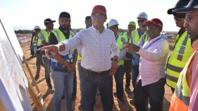 نائب وزير الإسكان وممثلو بنك التنمية الإفريقي يتفقدون مشروعات برنامج الصرف الصحي