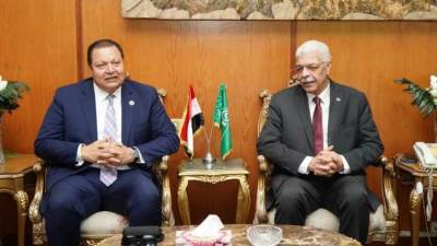 رئيس هيئة الاعتماد ورئيس جامعة المنوفية يبحثان حصول المنشآت الطبية على الاعتماد