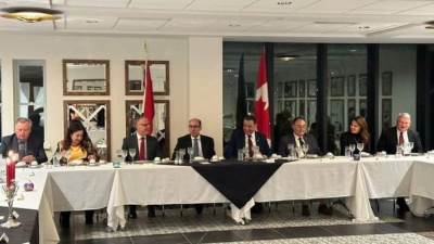 سفيـر مصر بكنـدا يلتقي مجموعة الصداقة البرلمانية المصرية-الكندية