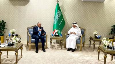 "سويلم" يلتقى وزير البيئة السعودي لتعزيز التعاون في مجال تحليه المياه 