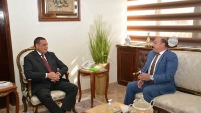 "آمنة" يبحث مع محافظ أسوان معدلات تنفيذ مشروعات الخطة الاستثمارية 