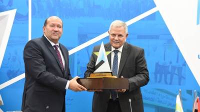 «ممدوح رسلان» يكرم الفائزين بجوائز التميز الحكومي 