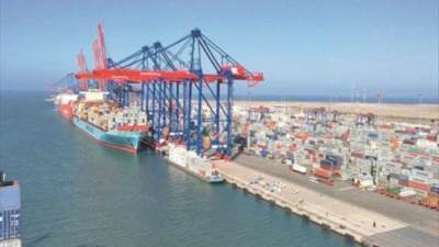 «موانئ قناة السويس» تشهد نشاطا في بضائع الصب الجاف