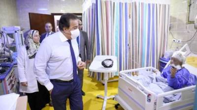 وزير الصحة ينتقد ضعف الخدمة بمستشفى مبرة المعادي ويوجة بالتعاقد مع استشاريين