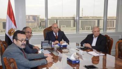 وزير الإسكان يتابع موقف تنفيذ مشروع تحسين نوعية المياه بمصرف كيتشنر