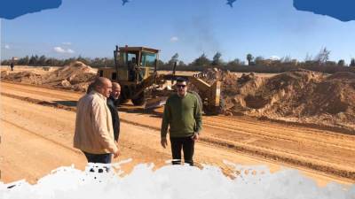 أحمد إبراهيم يتفقد مشروع محور سفنكس بعد ربطه بمحورى الضبعة والطريق الإقليمى