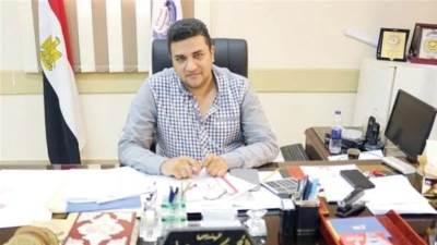 «أحمد رشاد»: حملات يومية لإزالة الإشغالات والباعة الجائلين بمدينة العبور 