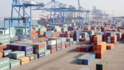 الموانئ المصرية تستعد لاستقبال 146 ألف طن من الصب الجاف