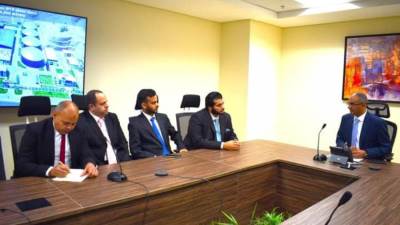 نائب وزير الإسكان يبحث توطين صناعة مضخات مياه الشرب والصرف الصحي