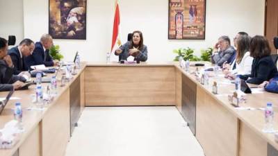 وزيرة التخطيط تبحث أولويات الخطة الاستثمارية لـ2024-2025