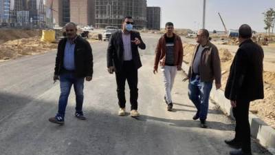 رئيس جهاز العاصمة الإدارية يتفقد الحي السكني الخامس ومحور الأمل والمدينة الرياضية