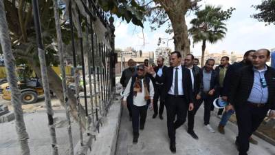 مساعد وزير الإسكان يتفقد تطوير وإحياء حديقة الأزبكية بمحافظة القاهرة