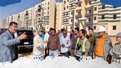 أسماء مخلوف تتابع سير العمل بمواقع مشروعات مدينة السويس الجديدة