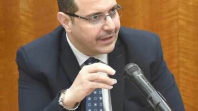 لأول مرة.. التقديم إلكترونيا للحصول على تراخيص الإعلانات بالقاهرة الجديدة