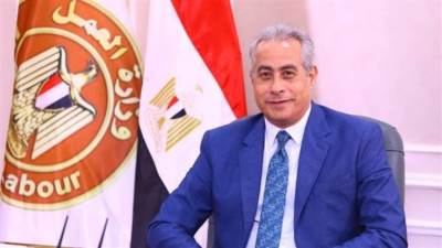 «وزير العمل»: 500 جنيه زيادة بأجور العاملين بالقطاع الخاص بداية من يناير 