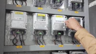 الحكومة ترفع أسعار الكهرباء للقطاعين المنزلي والتجاري