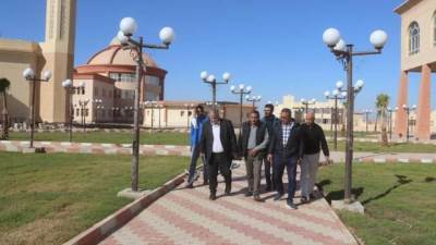 المهندس علاء محمد منيع يتفقد مشروع نادى المحور الشرقي بالعاشر من رمضان