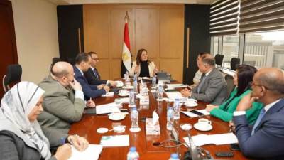 وزيرة التخطيط تتابع تنفيذ المشروع القومي لتنمية الأسرة المصرية