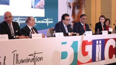 وزير الصحة يبحث مع الوكالة الدولية لبحوث السرطان سبل التعاون