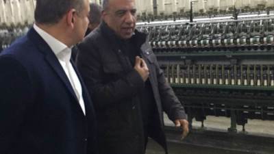 «عصمت» يتابع العمل بأول مصانع الغزل الجديدة ضمن مشروع تطوير