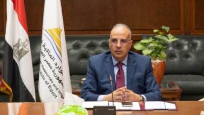 «وزير الري»: نصيب الفرد من المياه بمصر يتجه إلى خط الشح المائي