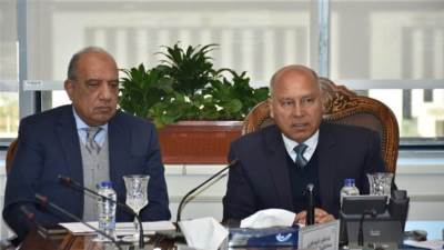 وزيرا النقل وقطاع الأعمال يبحثان توطين صناعة الأتوبيسات بمصر