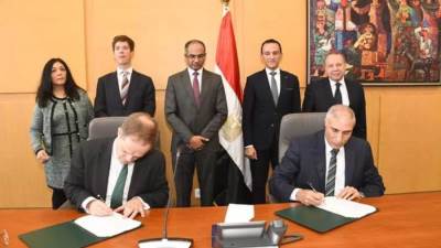 الإسكان والسفارة البريطانية توقعان مذكرة تفاهم للتعاون بمجال المدن والبنية التحتية المستدامة