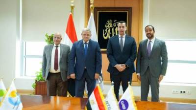 المصرية للاتصالات توقع مذكرة تفاهم مع مياه القاهرة للتوسع في شبكات الألياف الضوئية
