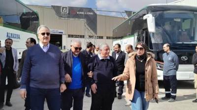 أسماء مخلوف تتفقد مصنعا جديدا لتجميع حافلات النقل بالسويس الجديدة