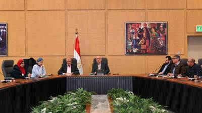 نائب رئيس "المجتمعات العمرانية" يتابع مع رؤساء أجهزة المدن الجديدة إجراءات الحصر المكانى لجميع الإعلانات على الطرق 