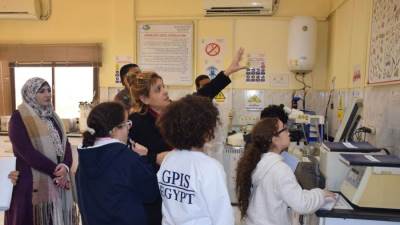 جهاز الشيخ زايد ينظم زيارة ميدانية لطلاب إحدى المدارس لمحطة تنقية المياه بالمدينة