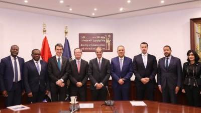 وزير الاتصالات يبحث مع نائب رئيس البنك الدولى أوجه التعاون المشترك