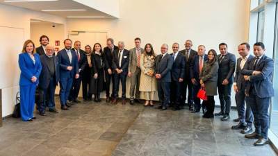 رئيس اقتصادية قناة السويس يلتقي كبار مسئولي المفوضية الأوروبية ببروكسل