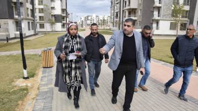 أحمد عبد الرازق يتابع سير العمل بوحدات مشروع جنة بمدينة الشيخ زايد