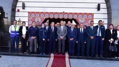 وزير العمل يتفقد مصنع  الضفائر الكهربائية بجنوب بورسعيد