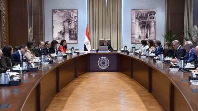 رئيس الوزراء يعقد اجتماعًا مع أعضاء مجلس إدارة البنك الأوروبي